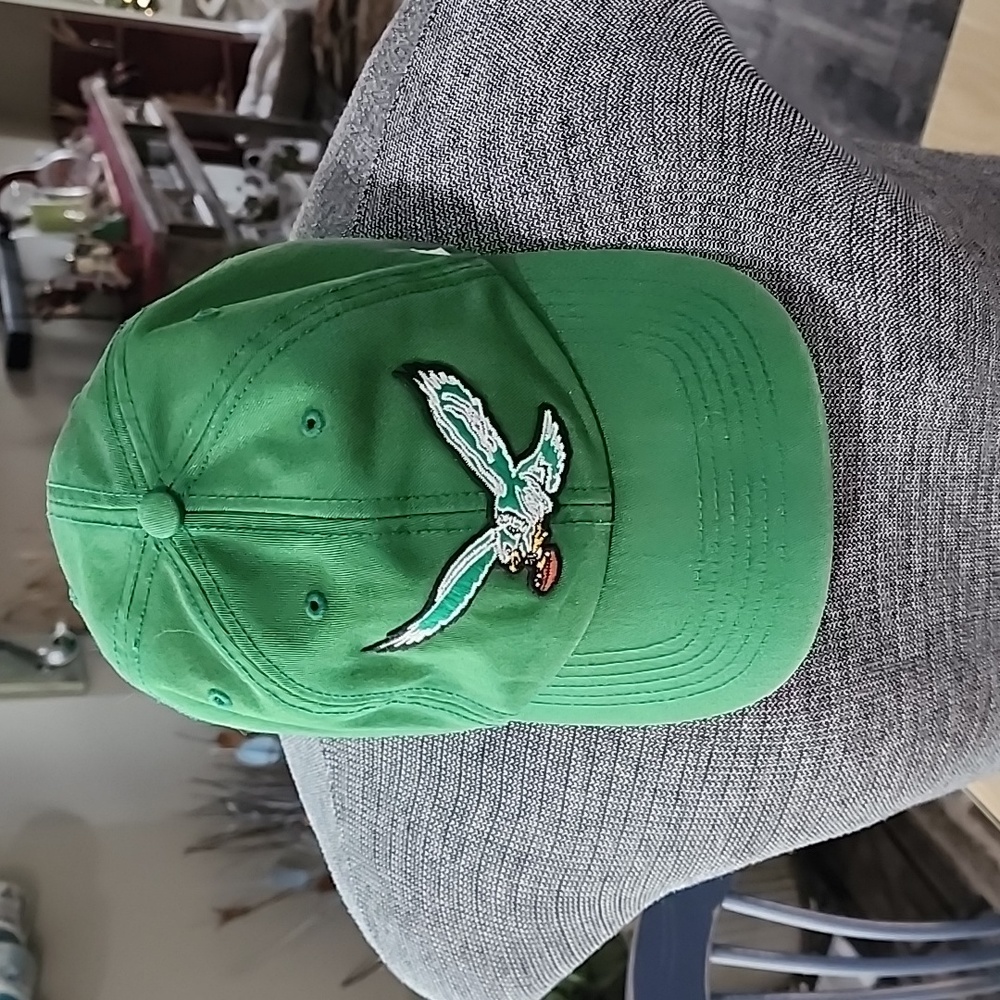 Eagles Kelly Green golf hat
